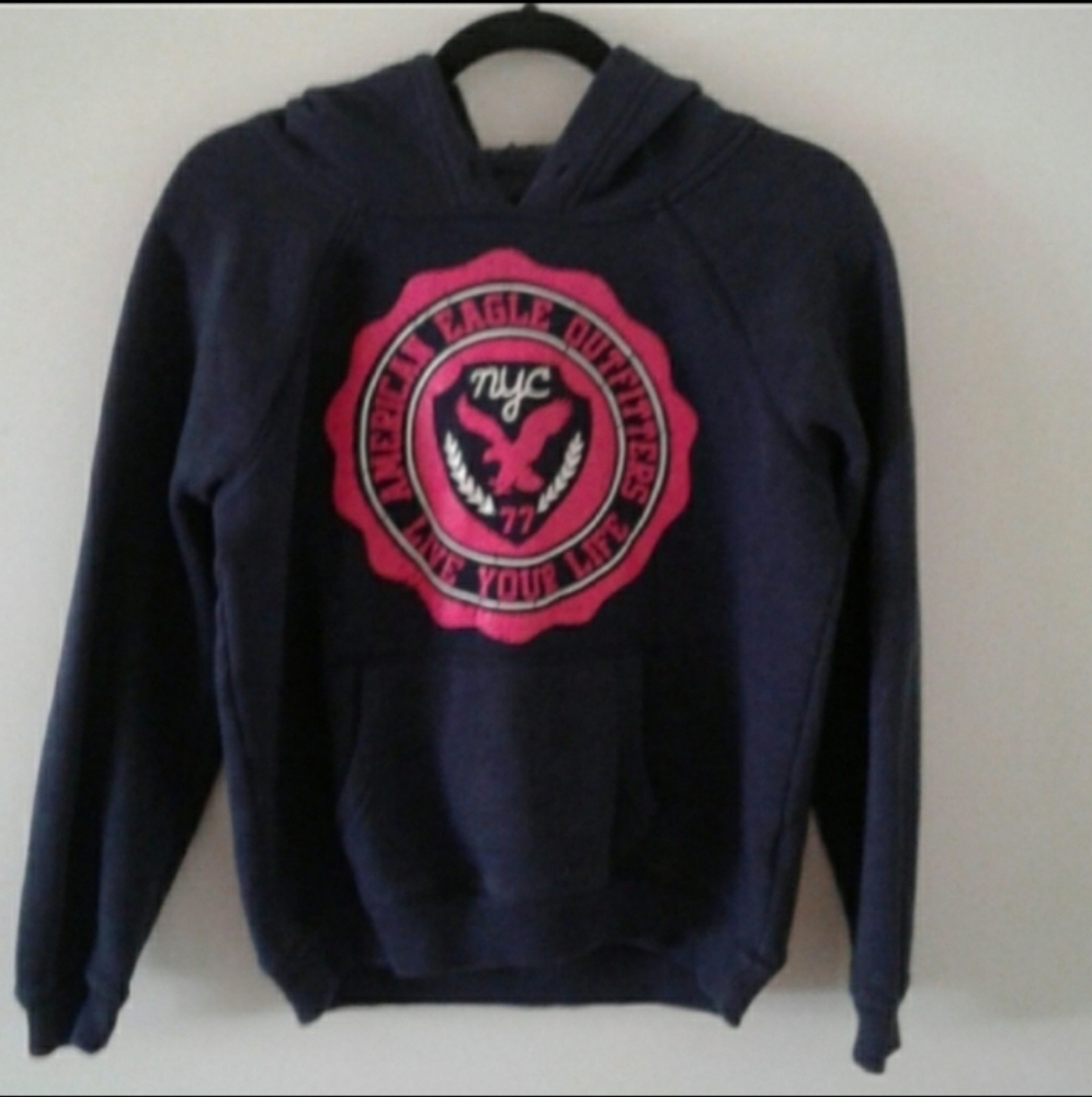 American Eagle medium top